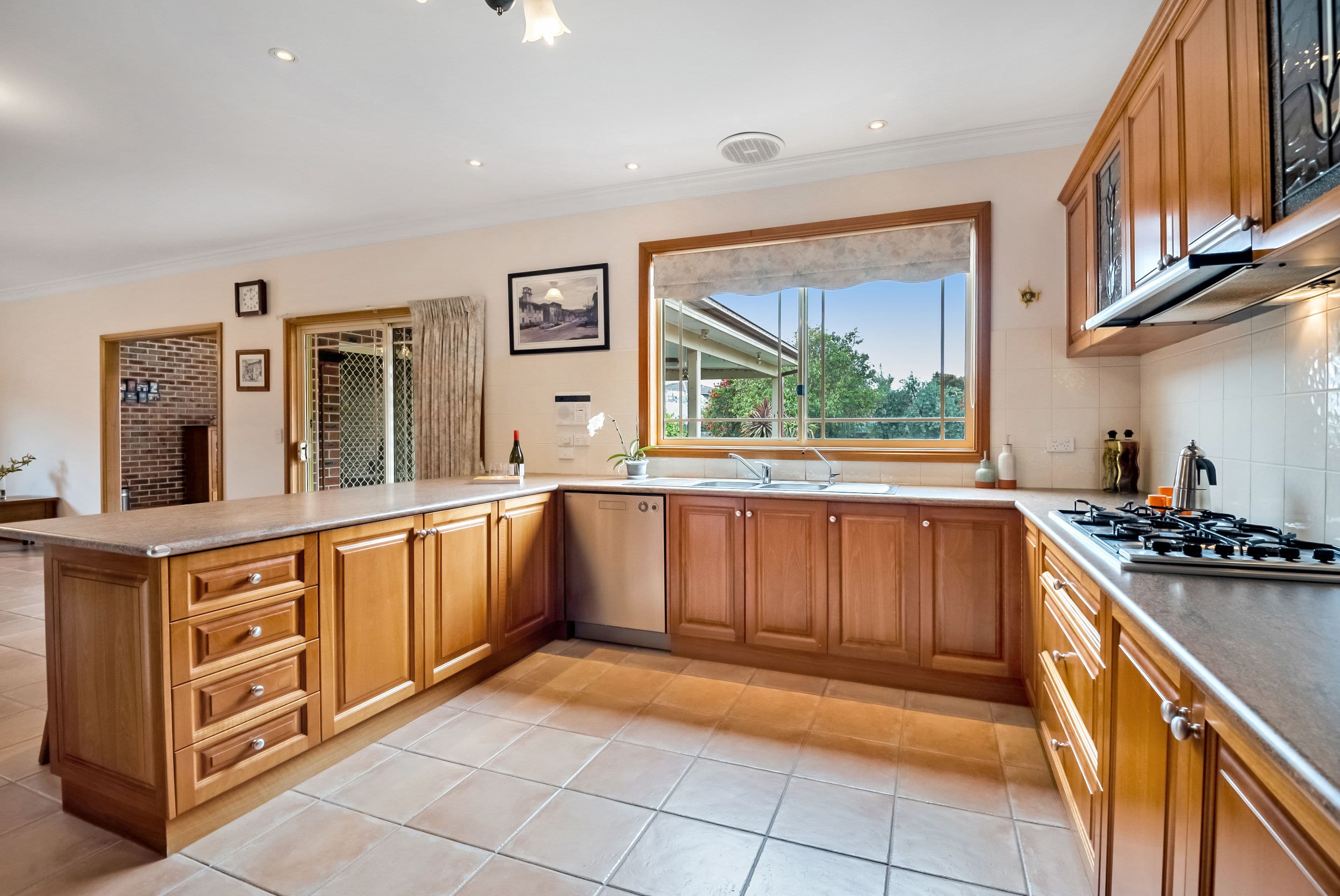 12 Bartrop Street, Reservoir VIC 3073, Reservoir - Thumbnail 7