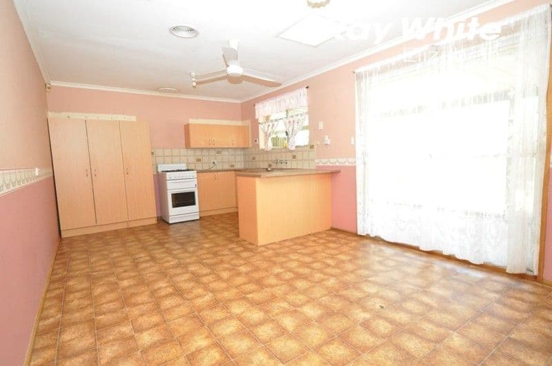 8 Carabeen Crescent, Andrews Farm SA 5114, Andrews Farm - Thumbnail 4