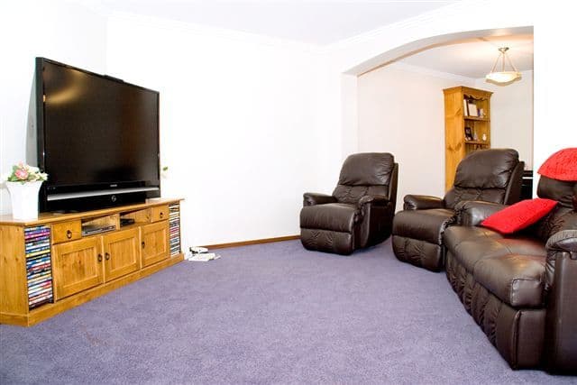 1 La Vista Court, MIDDLE RIDGE QLD 4350, Middle Ridge - Thumbnail 2