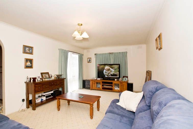 62 Birchfield Crescent, WANTIRNA VIC 3152, Wantirna - Thumbnail 2