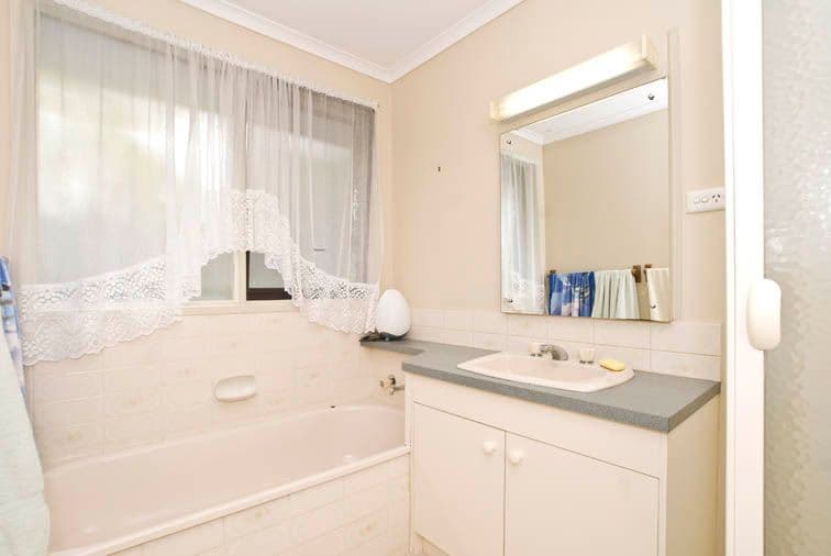 62 Birchfield Crescent, WANTIRNA VIC 3152, Wantirna - Thumbnail 5