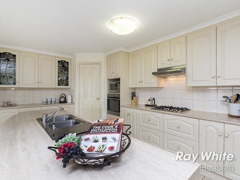 6 Christine Circuit, Craigmore SA 5114, Craigmore - Thumbnail 6