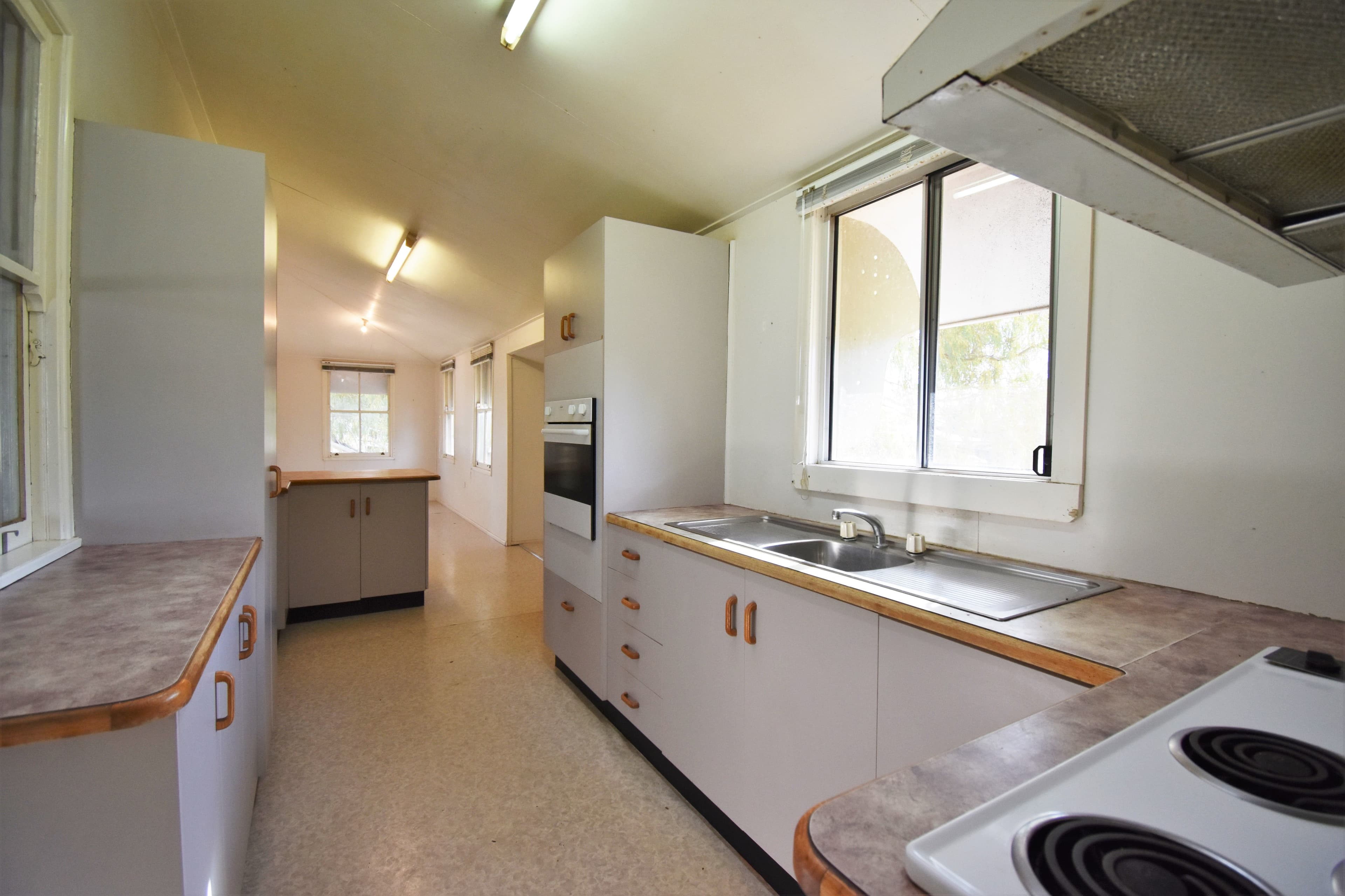 125 Emu Street, Longreach QLD 4730, Longreach - Thumbnail 6