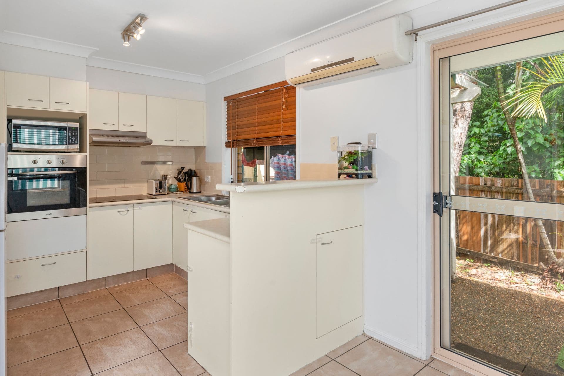 17 Janal Place, Currumbin Waters QLD 4223, Currumbin Waters - Thumbnail 5