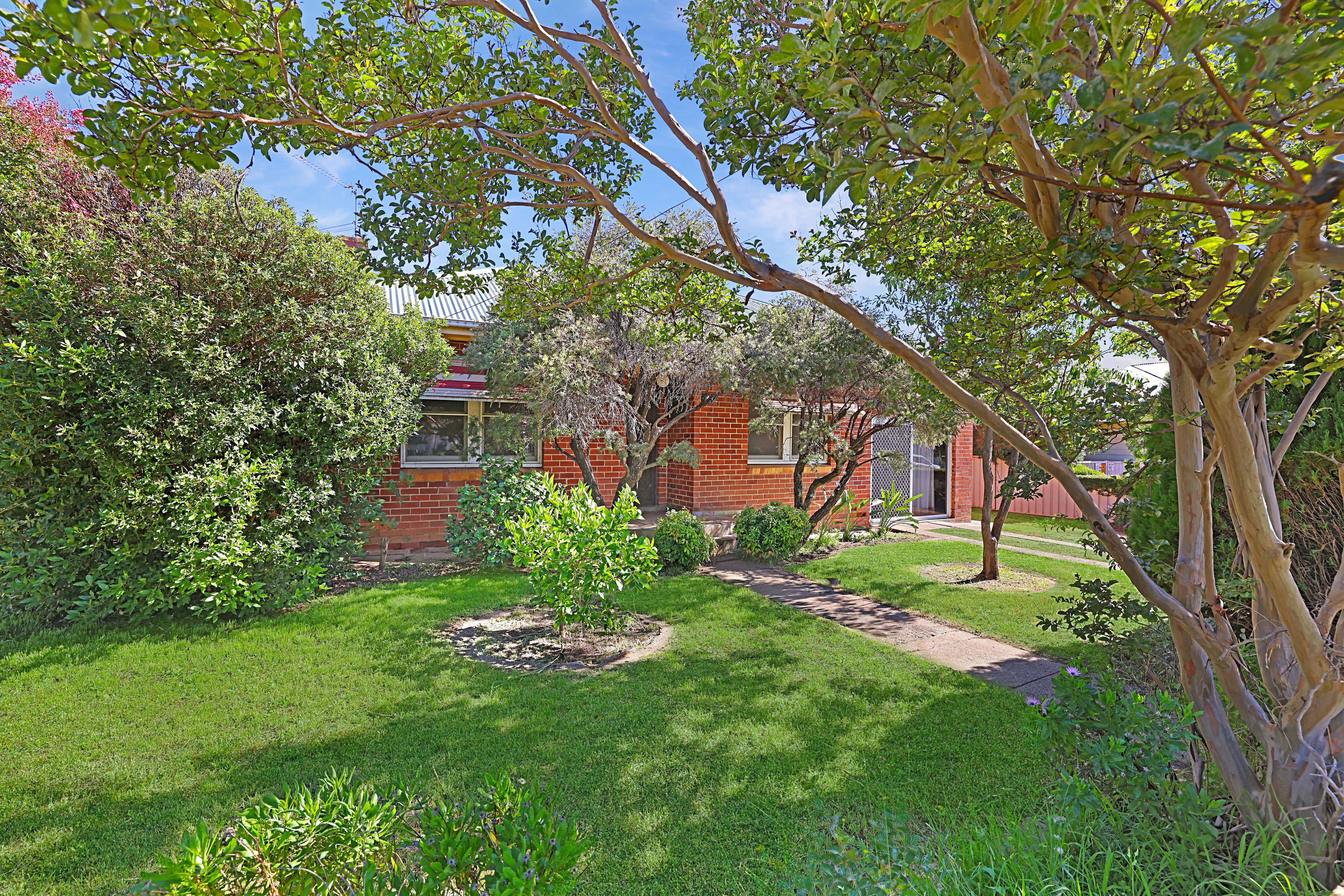 4 Preston Avenue, Tamworth NSW 2340, Tamworth - Image 1