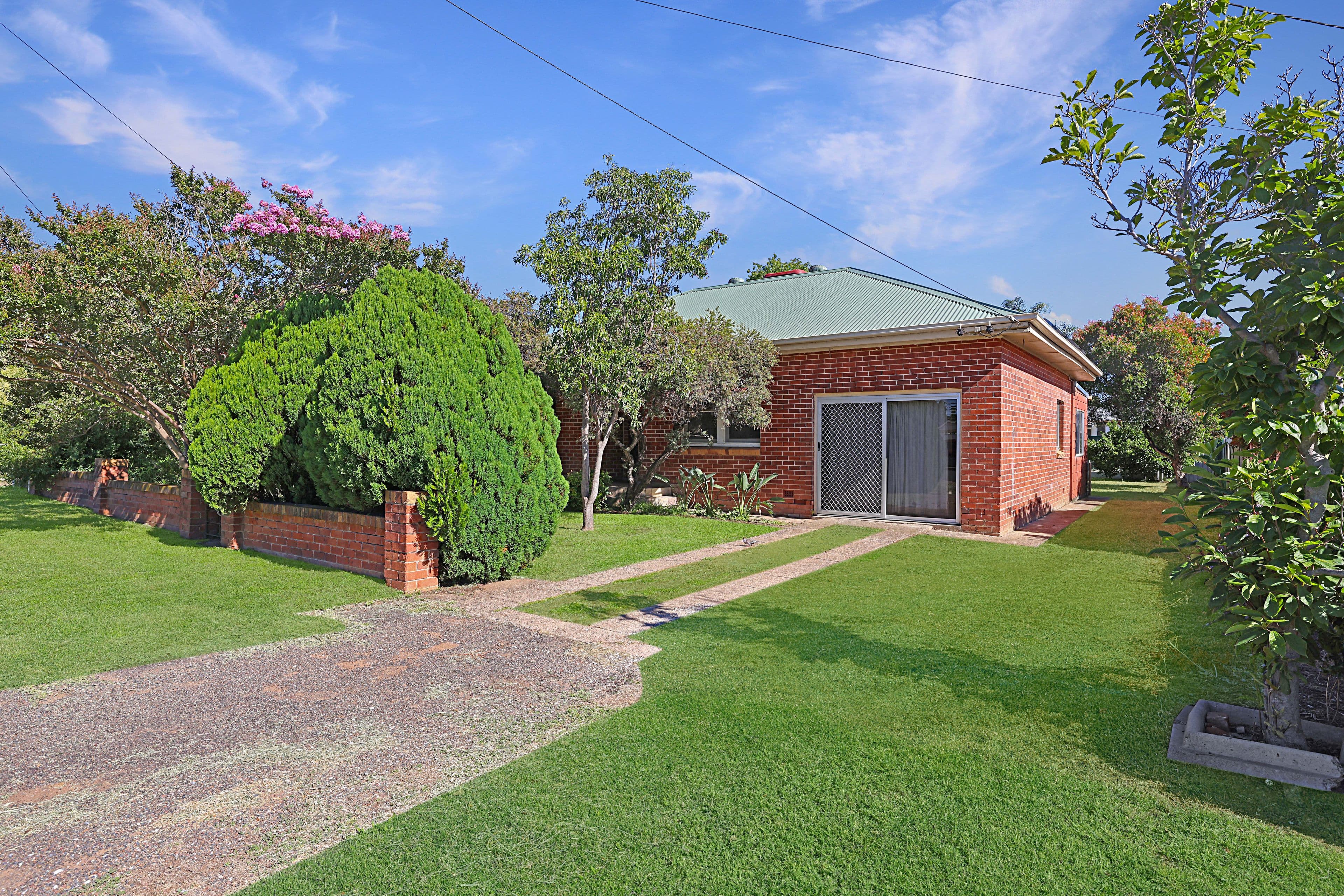 4 Preston Avenue, Tamworth NSW 2340, Tamworth - Thumbnail 2