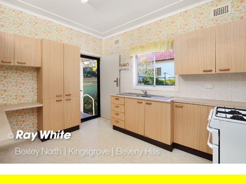 46 Roseview Avenue, Roselands - Thumbnail 3