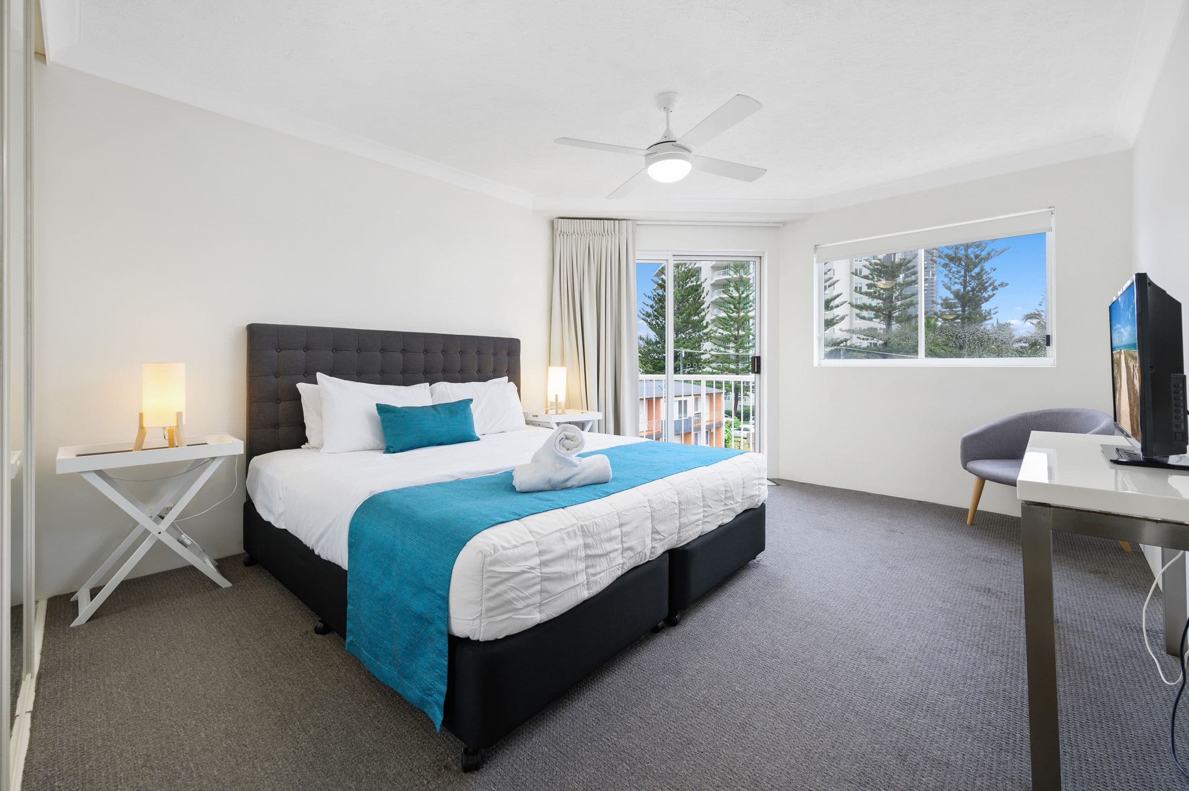 8 Philip Avenue, Broadbeach QLD 4218, Broadbeach - Thumbnail 4