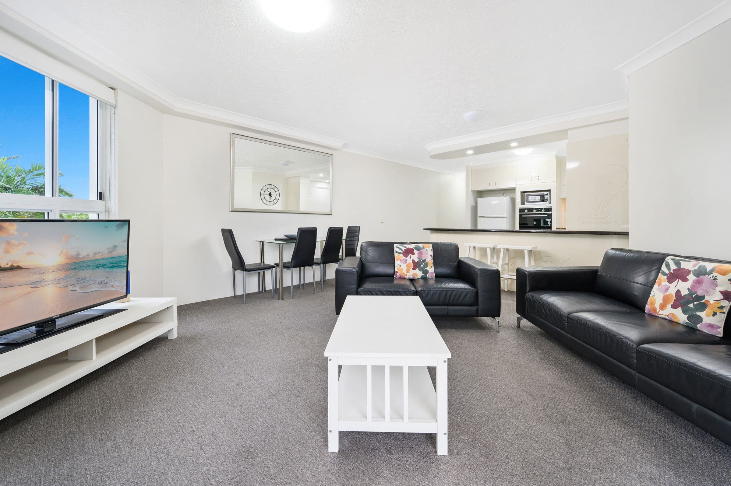 8 Philip Avenue, Broadbeach QLD 4218, Broadbeach - Thumbnail 7