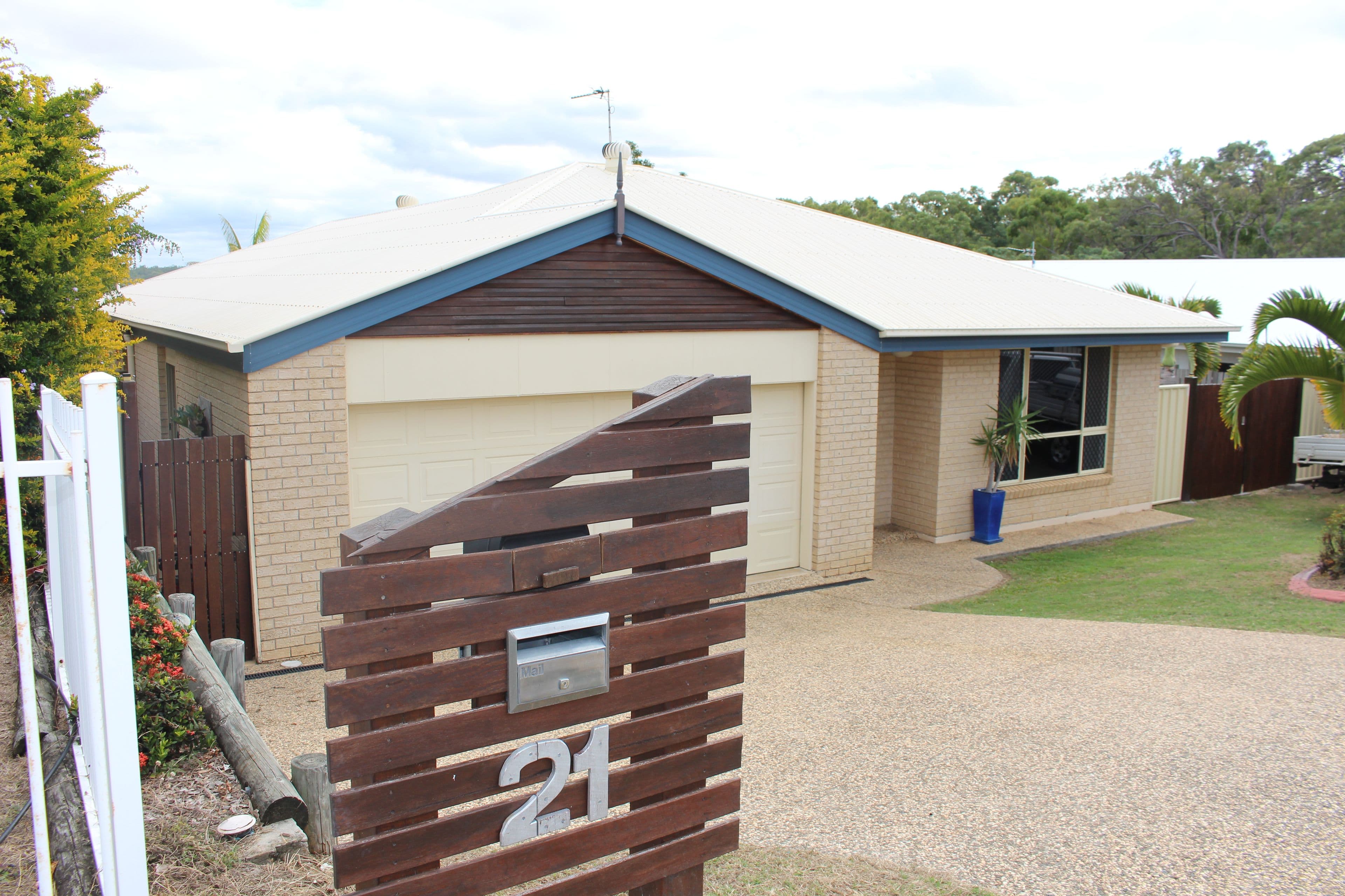 21 Caledon Street, Tannum Sands QLD 4680, Tannum Sands - Image 1