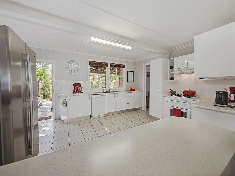14 Macrossan Avenue, NORMAN PARK QLD 4170, Norman Park - Thumbnail 5
