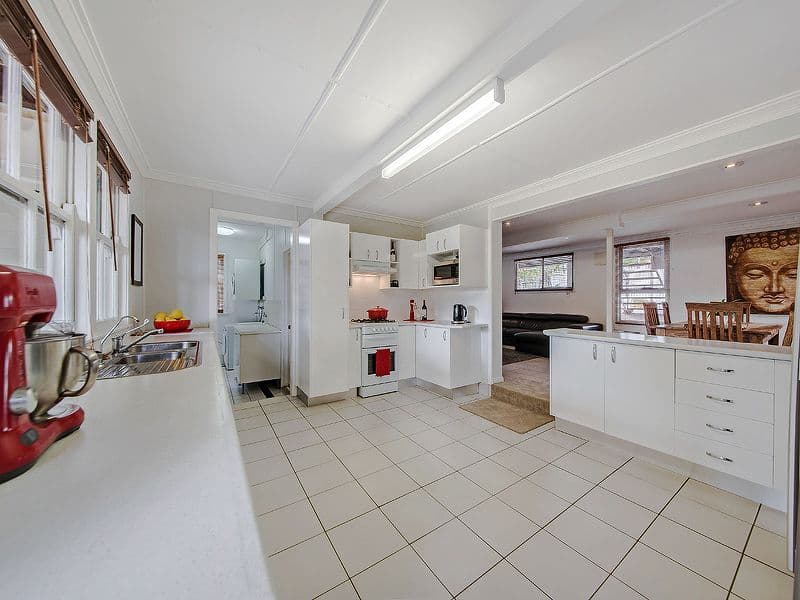 14 Macrossan Avenue, NORMAN PARK QLD 4170, Norman Park - Thumbnail 6