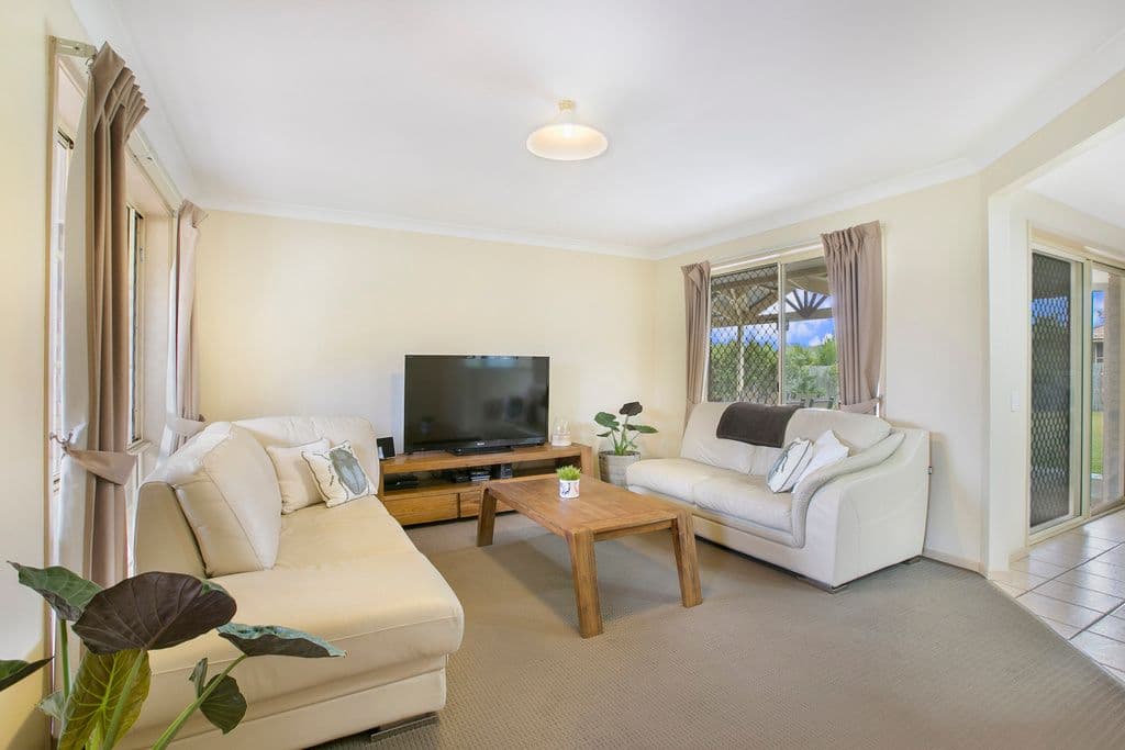 32 Chesterfield Crescent, WELLINGTON POINT QLD 4160, Wellington Point - Thumbnail 2