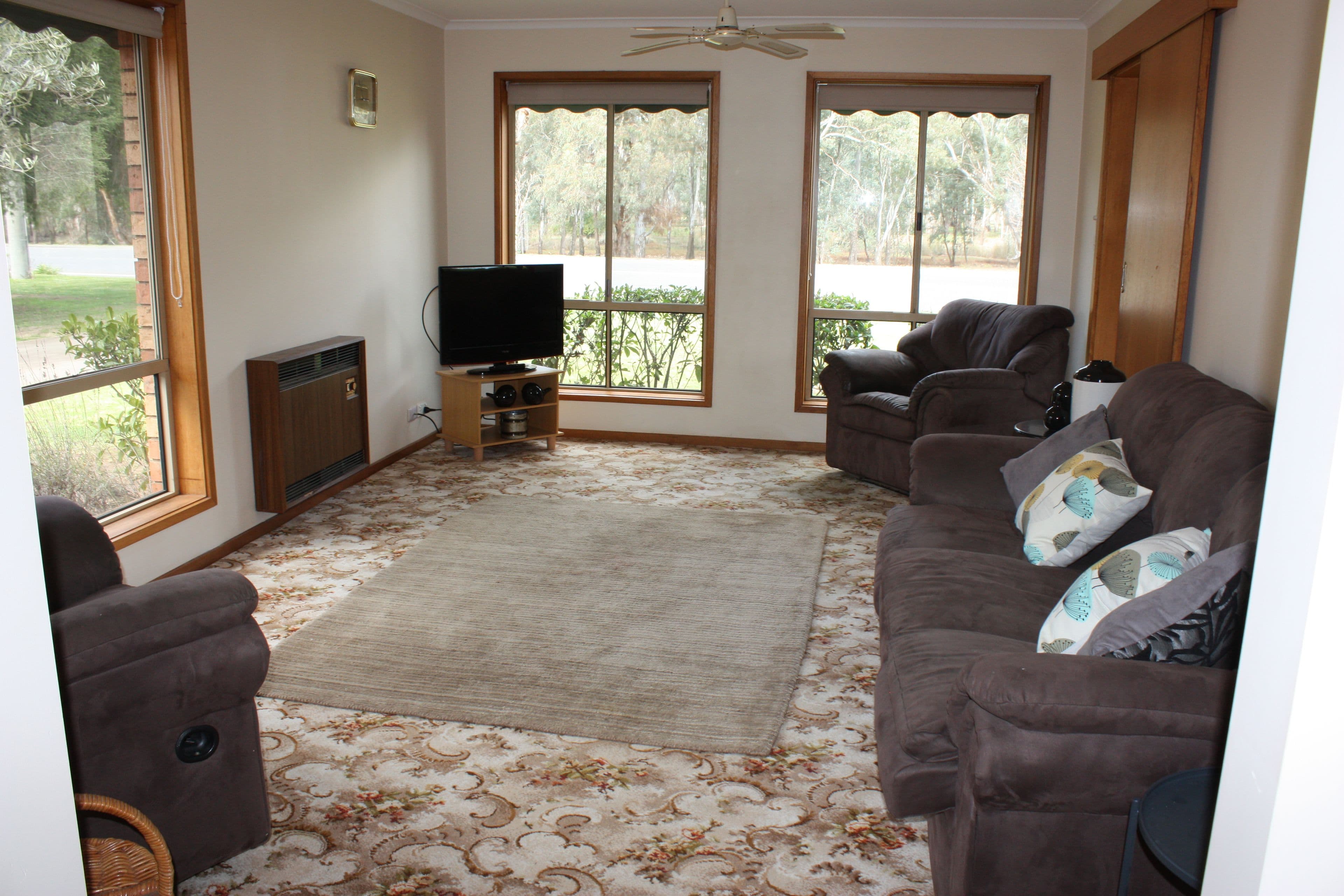 51 Federation Avenue, Corowa - Thumbnail 4