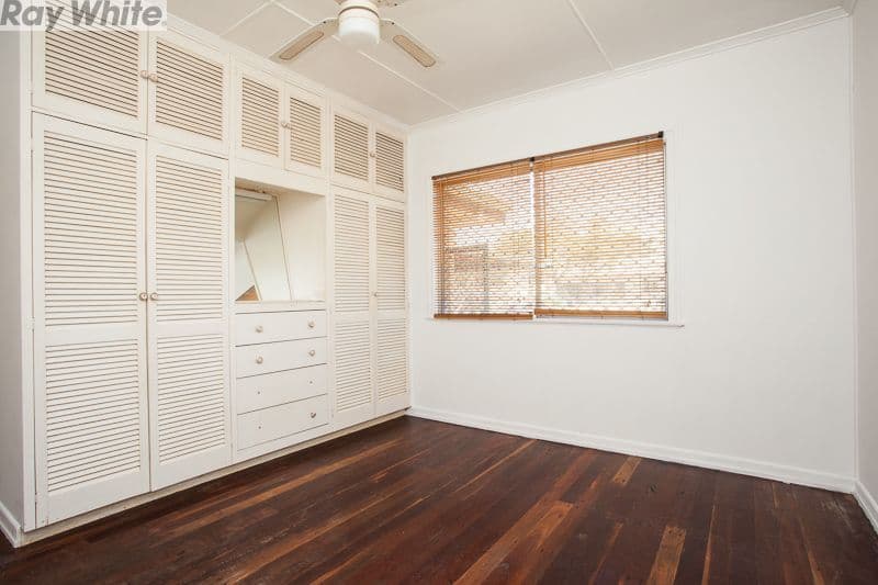 28 Crawford Street, REDCLIFFE QLD 4020, Redcliffe - Thumbnail 3