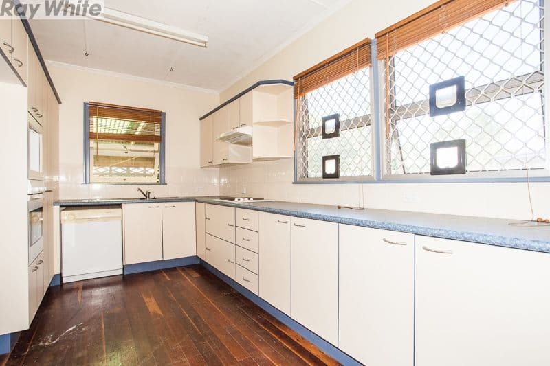 28 Crawford Street, REDCLIFFE QLD 4020, Redcliffe - Thumbnail 5