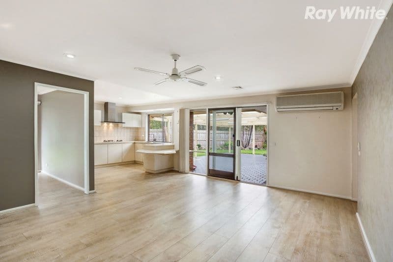 15 Jenola Parade, Wantirna South VIC 3152, Wantirna South - Thumbnail 3