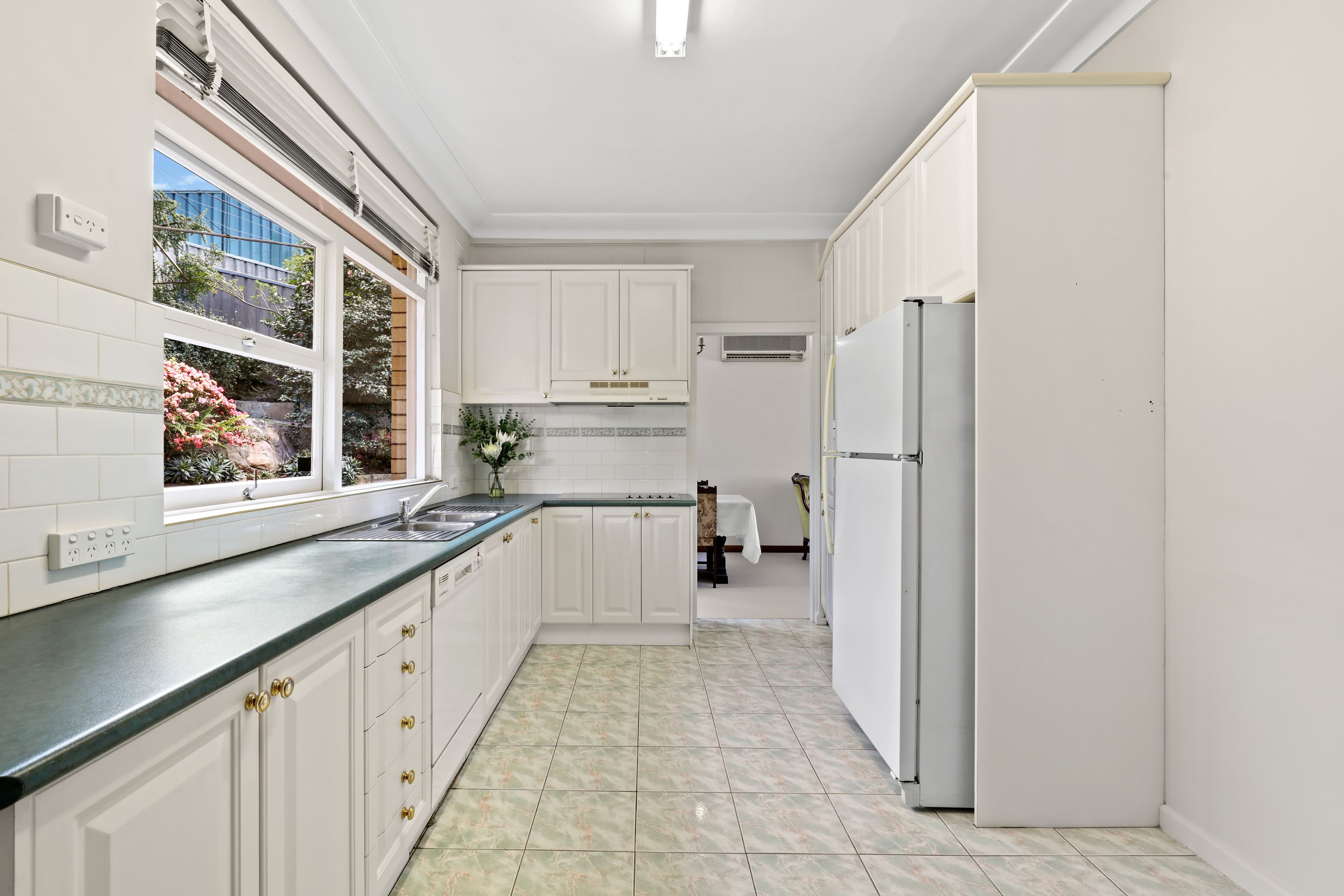 21 Paris Avenue, Earlwood NSW 2206, Earlwood - Thumbnail 3
