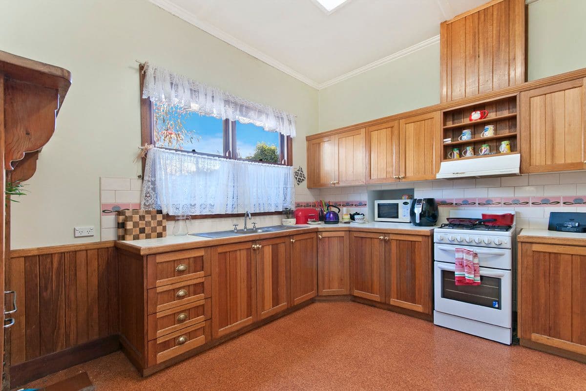 21 Webster Street, Mortlake VIC 3272, Mortlake - Thumbnail 3