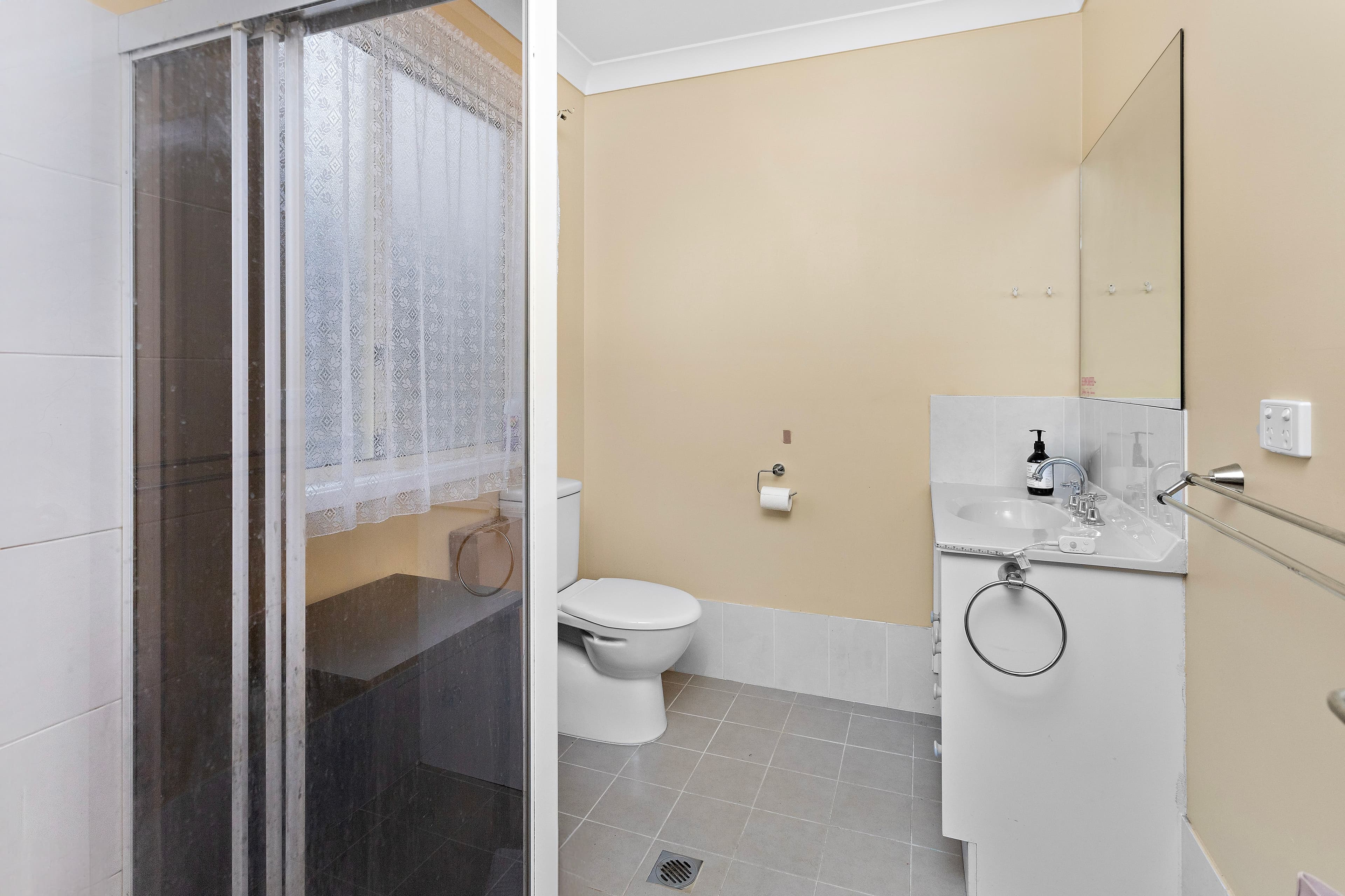 29 Westview Street, Campbelltown NSW 2560, Campbelltown - Thumbnail 6