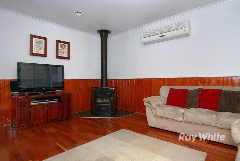 6 Oates Court, CRANBOURNE NORTH VIC 3977, Cranbourne North - Thumbnail 2