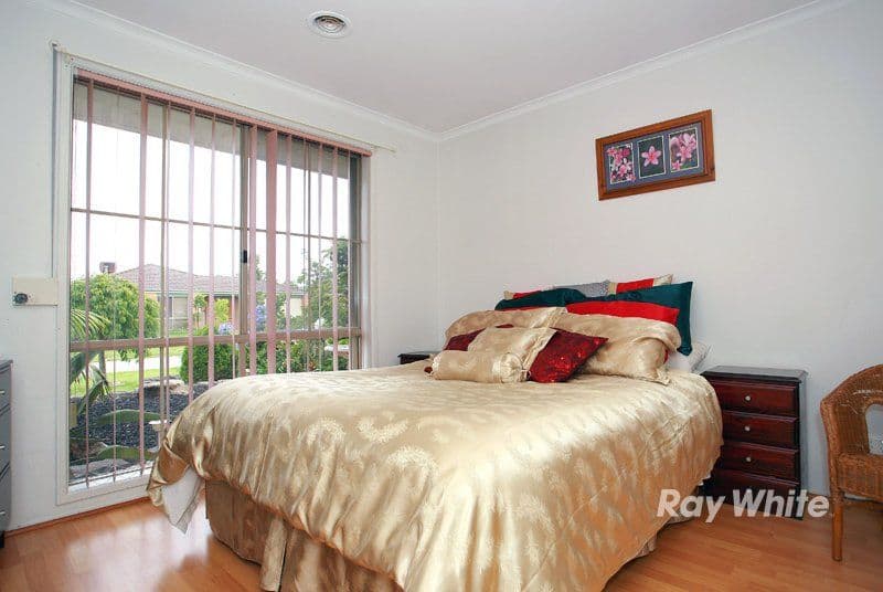 6 Oates Court, CRANBOURNE NORTH VIC 3977, Cranbourne North - Thumbnail 6