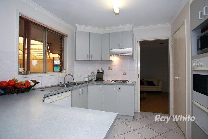 6 Oates Court, CRANBOURNE NORTH VIC 3977, Cranbourne North - Thumbnail 8