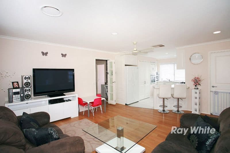 11 Daphne Way, CRANBOURNE NORTH VIC 3977, Cranbourne North - Thumbnail 2