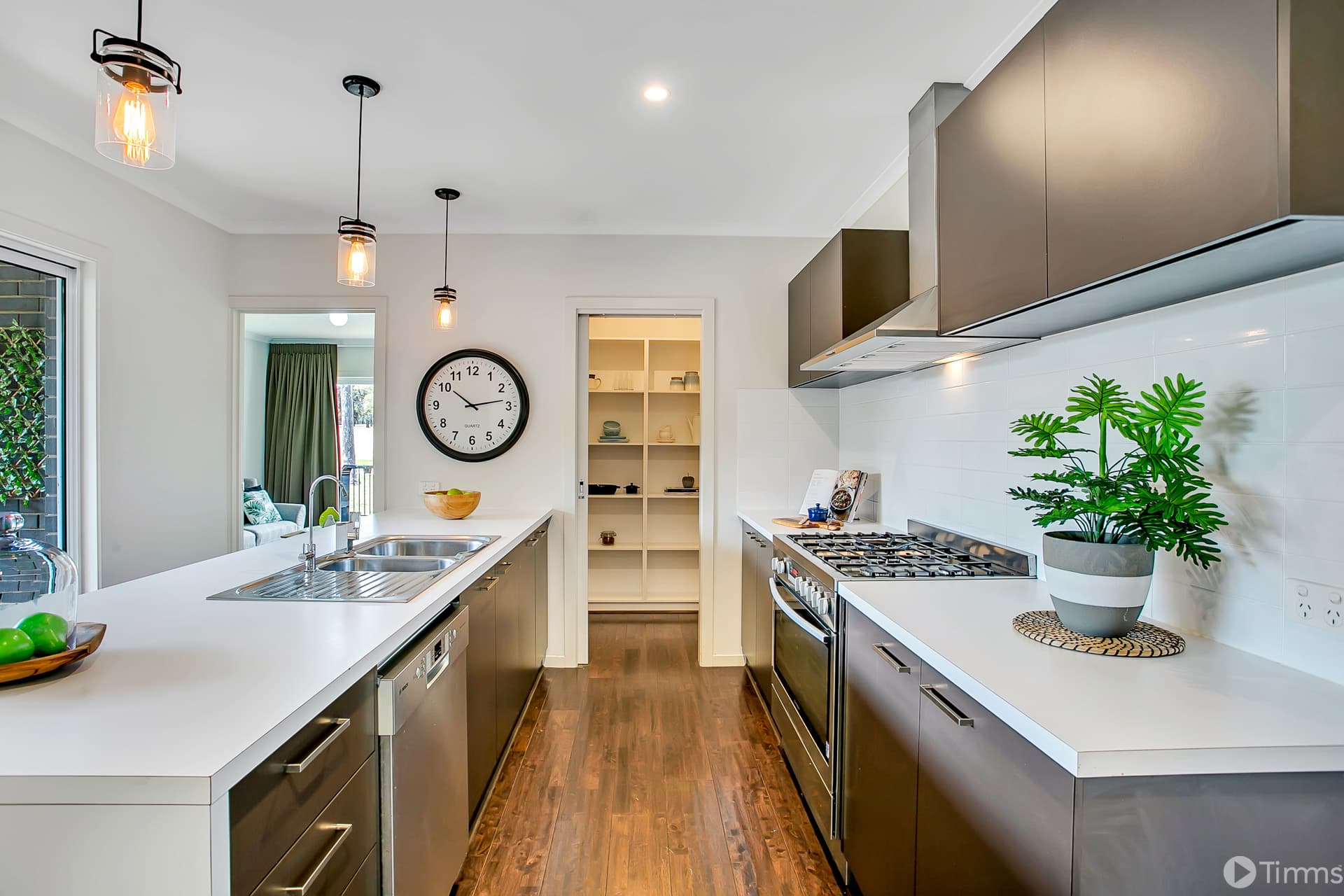 56 Golf Course Drive, Woodcroft - Thumbnail 4