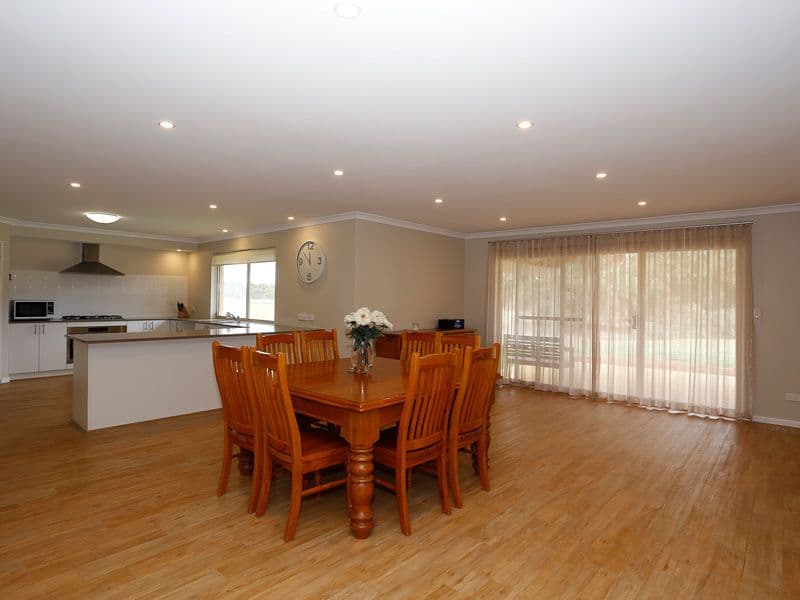 28 ROSELLA Way, Lower Chittering WA 6084, Lower Chittering - Thumbnail 6