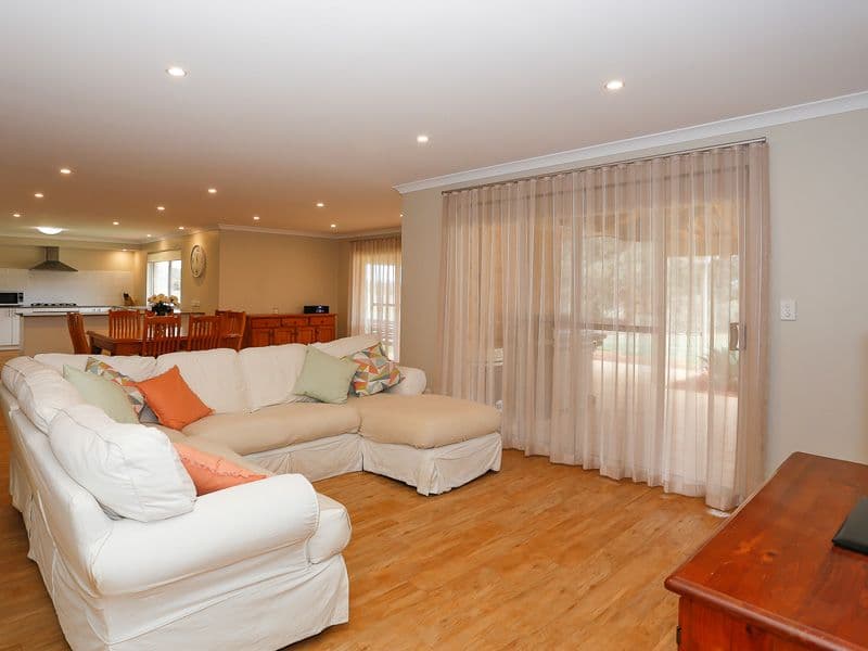 28 ROSELLA Way, Lower Chittering WA 6084, Lower Chittering - Thumbnail 8