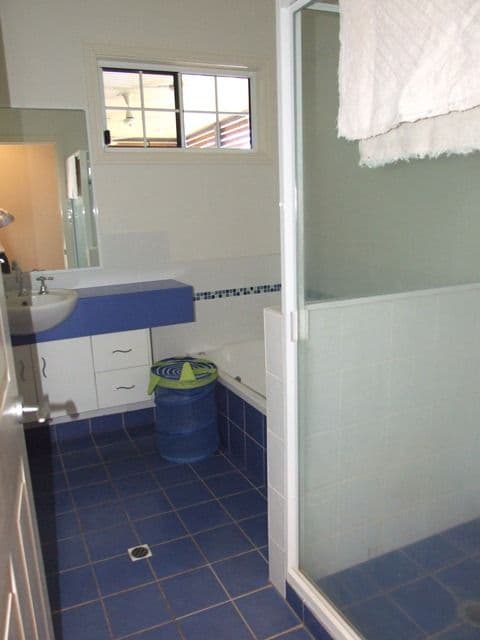 127 Thistle Street, BLACKALL QLD 4472, Blackall - Thumbnail 2