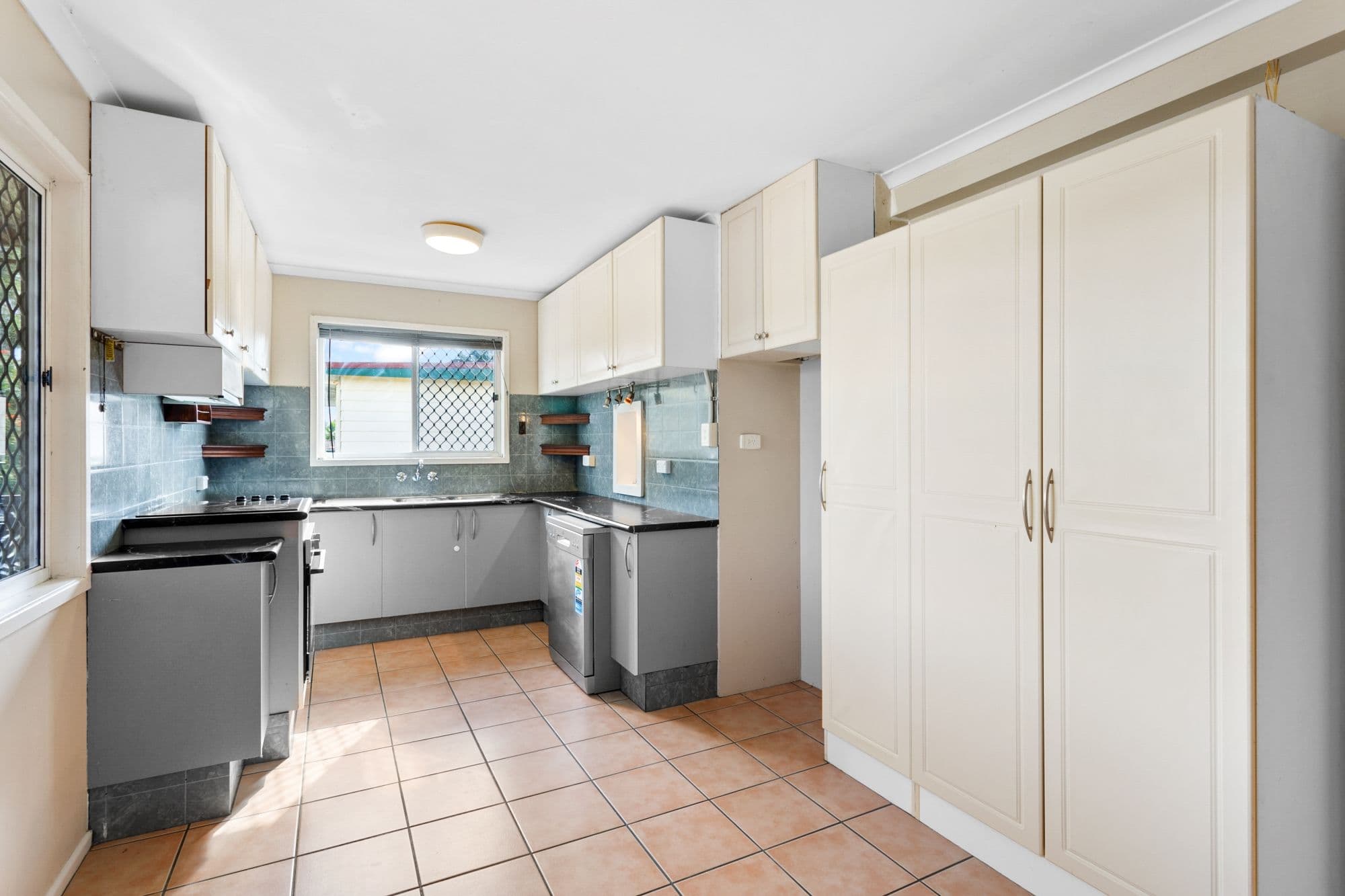 62 Kevin Street, Deception Bay QLD 4508, Deception Bay - Thumbnail 2
