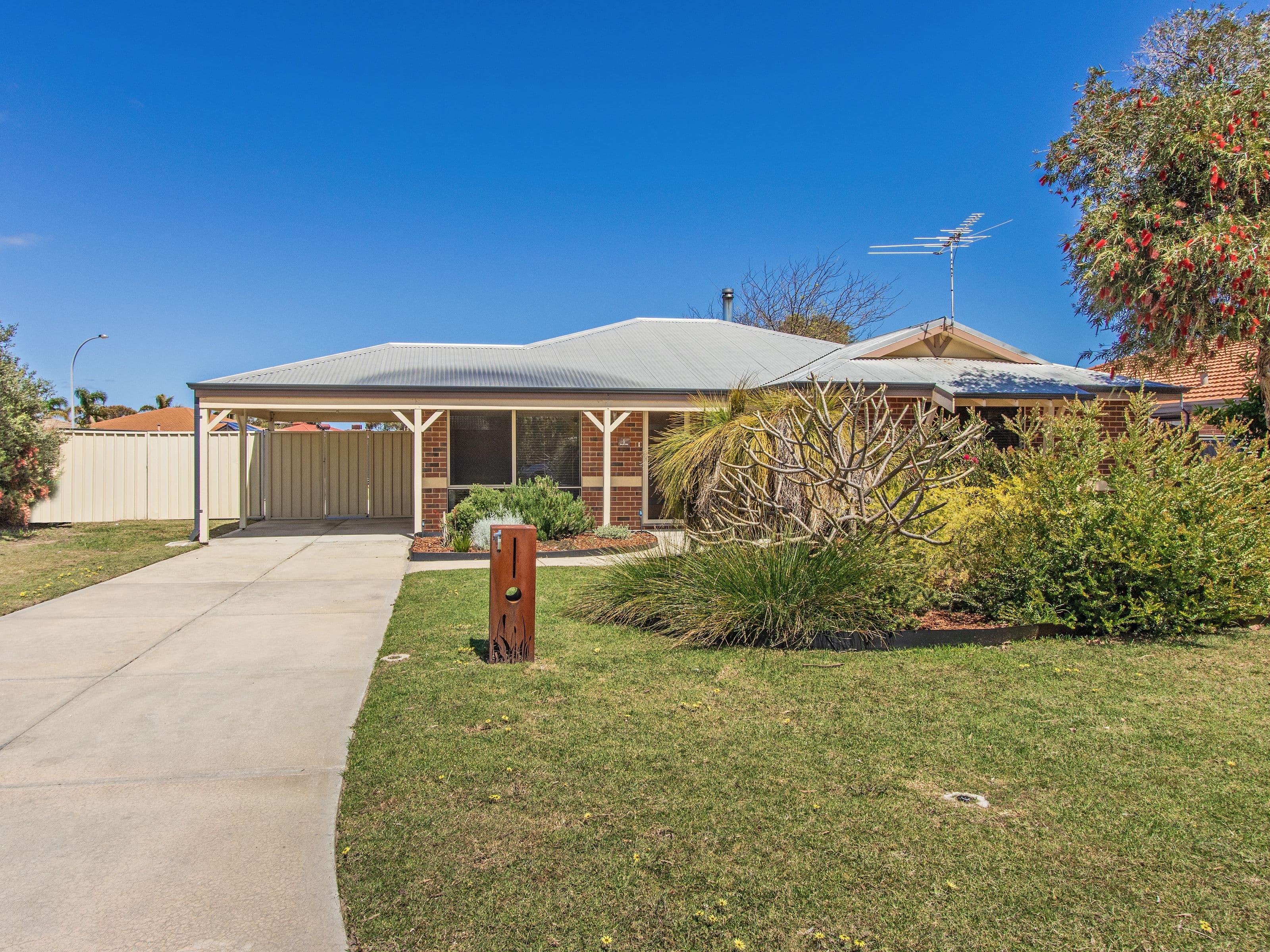 1 Swallow Grove, Waikiki WA 6169, Waikiki - Image 1