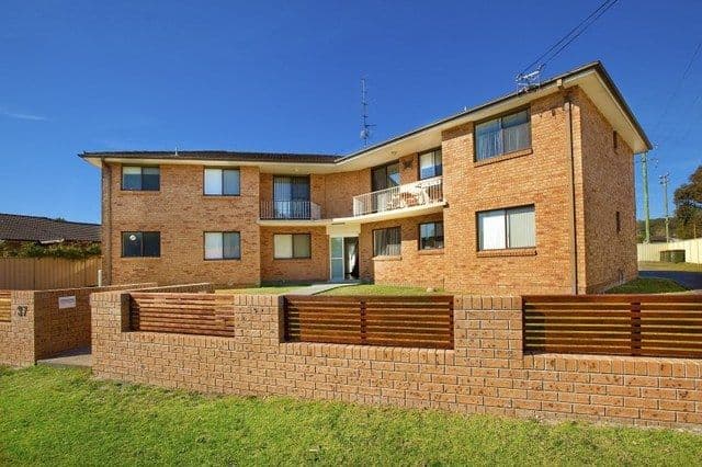 37 Roberts Avenue, BARRACK HEIGHTS NSW 2528, Barrack Heights - Thumbnail 2
