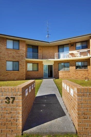37 Roberts Avenue, BARRACK HEIGHTS NSW 2528, Barrack Heights - Thumbnail 3
