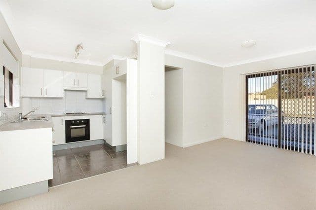 37 Roberts Avenue, BARRACK HEIGHTS NSW 2528, Barrack Heights - Thumbnail 4