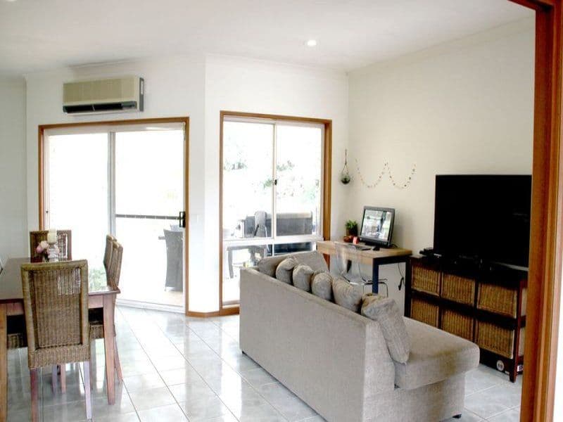 15 Orchard Way, Lavington - Thumbnail 5