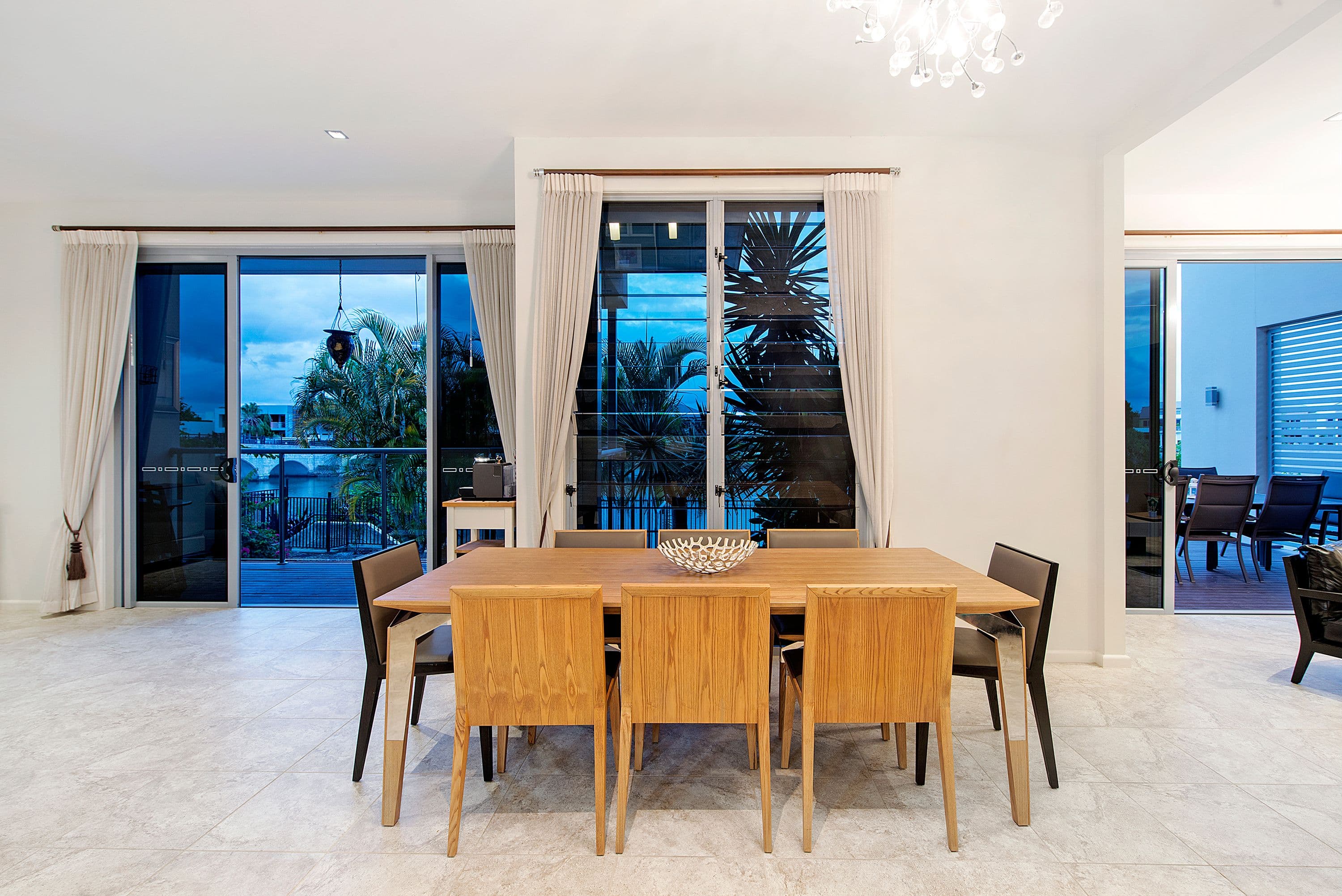 5025 Emerald Island Drive, Carrara QLD 4211, Carrara - Thumbnail 8