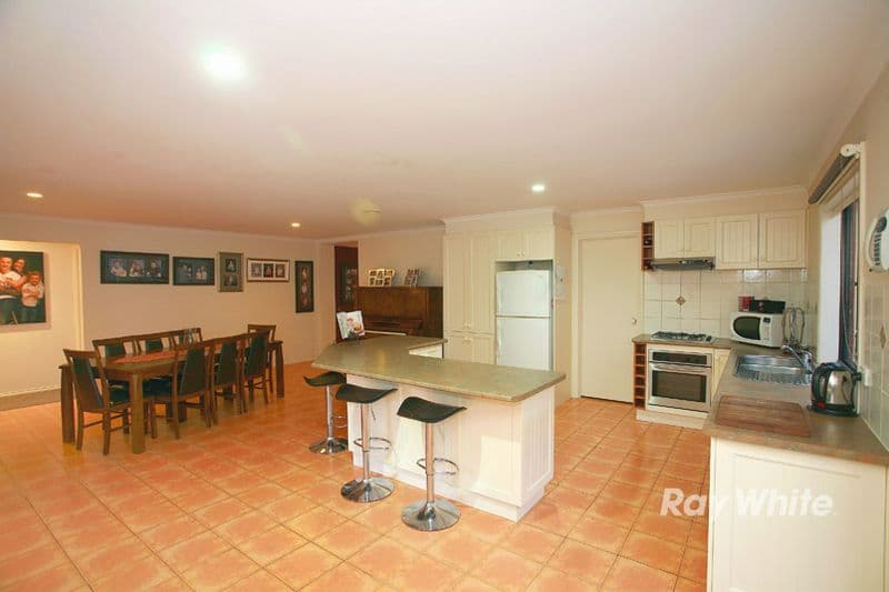 5 Belvoir Court, CRANBOURNE VIC 3977, Cranbourne - Thumbnail 6