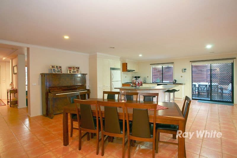 5 Belvoir Court, CRANBOURNE VIC 3977, Cranbourne - Thumbnail 7