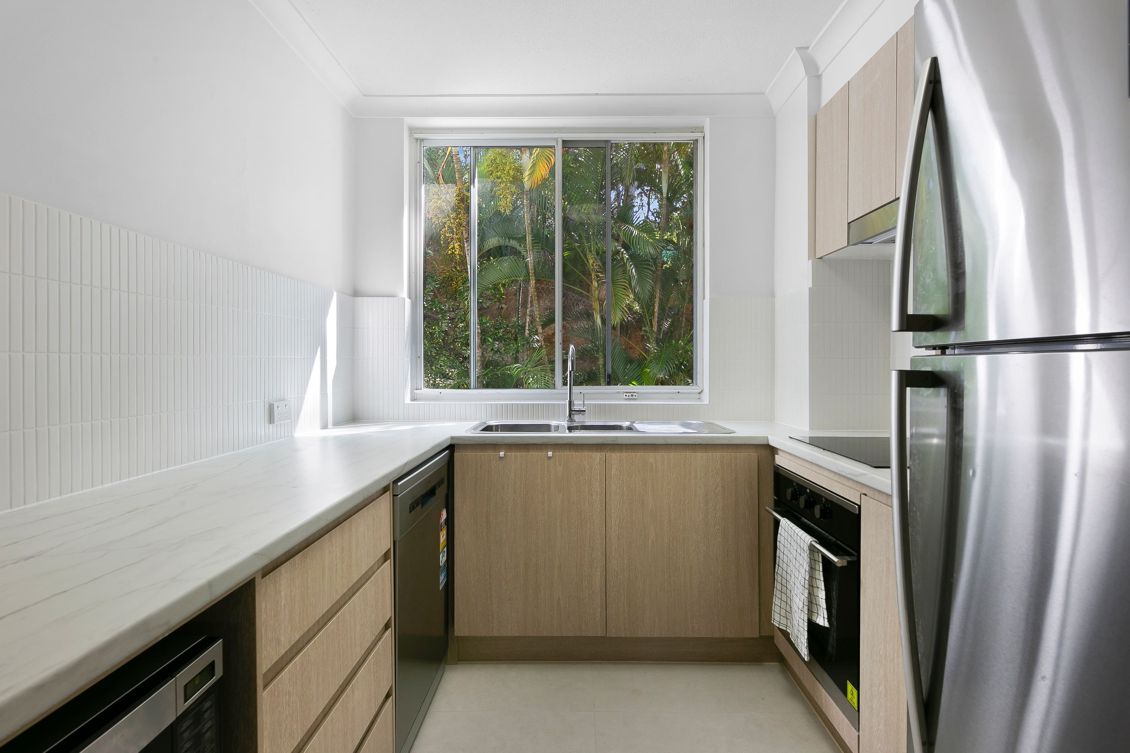 28 Chairlift Avenue, Miami QLD 4220, Miami - Thumbnail 8