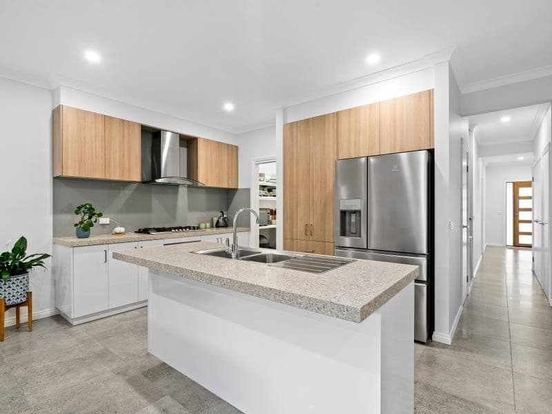 50 Riddell Road, Sunbury VIC 3429, Sunbury - Thumbnail 2