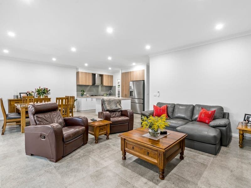 50 Riddell Road, Sunbury VIC 3429, Sunbury - Thumbnail 3