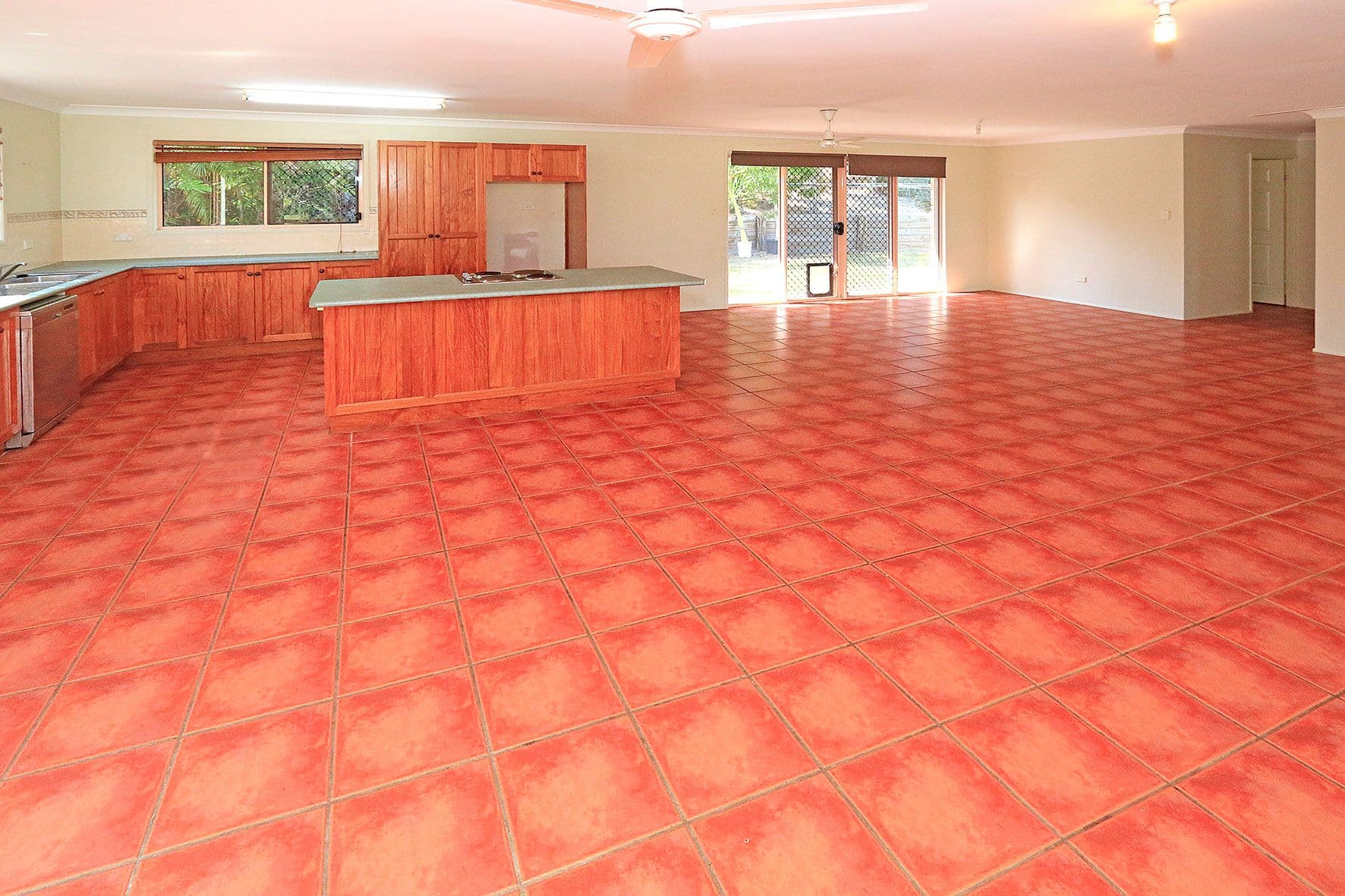 32 Nicholson Street, Emu Park QLD 4710, Emu Park - Thumbnail 7