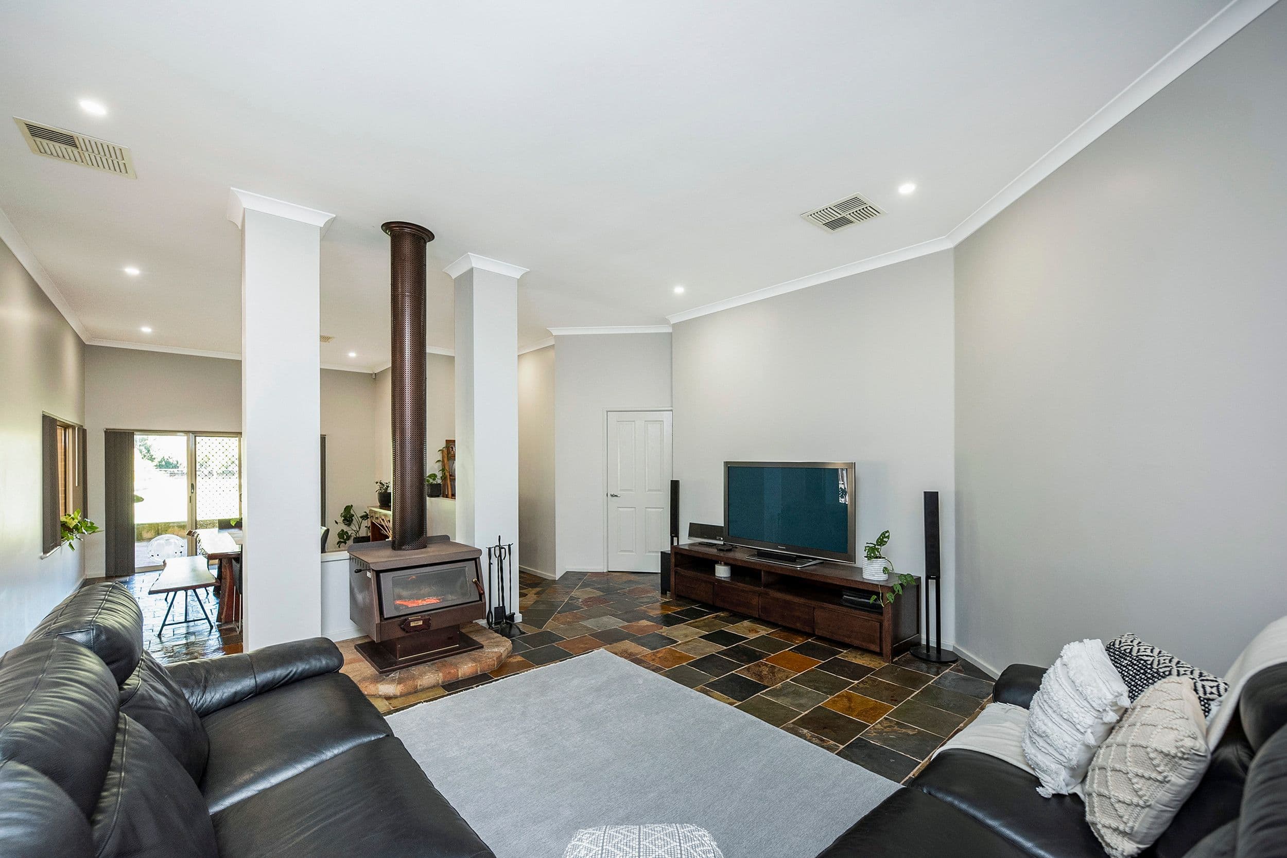 82 Amarillo Drive, Karnup WA 6176, Karnup - Thumbnail 2