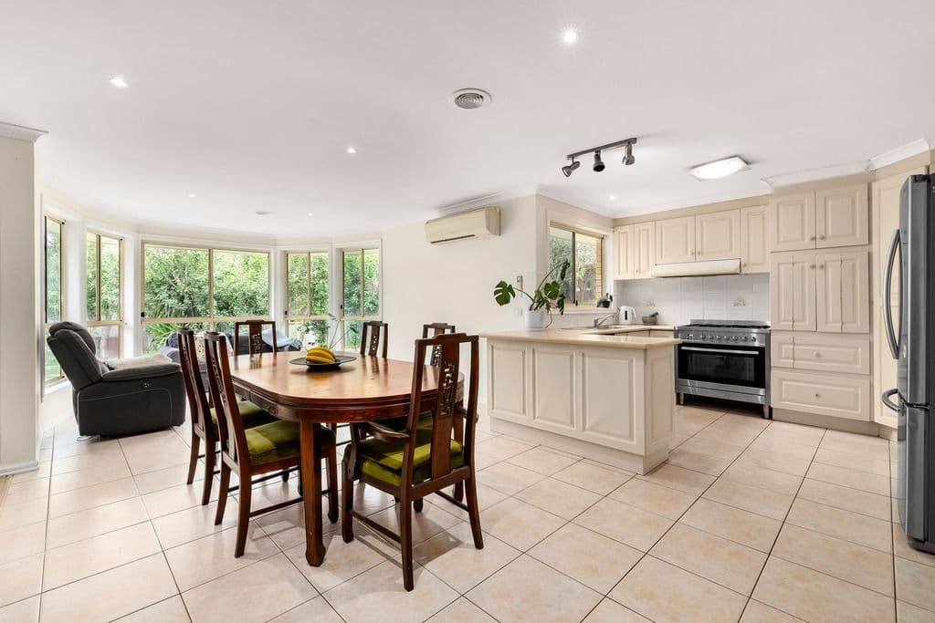 11 Callistemon Rise, Mill Park VIC 3082, Mill Park - Thumbnail 3