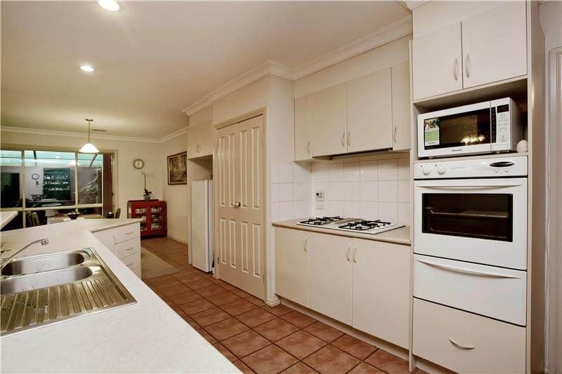14 Lipson Drive, LARA VIC 3212, Lara - Thumbnail 6