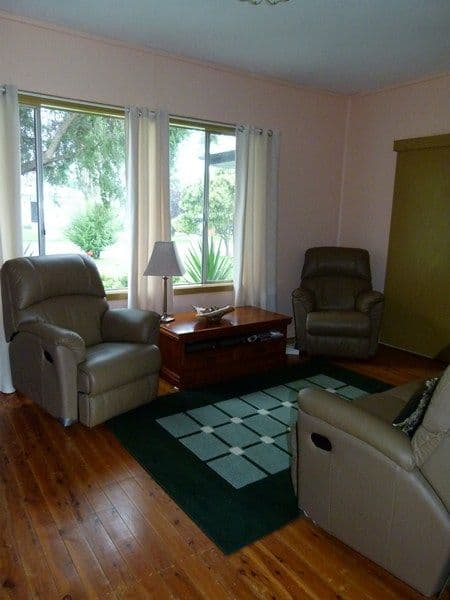 16 Elliott Street, FORBES NSW 2871, Forbes - Thumbnail 3