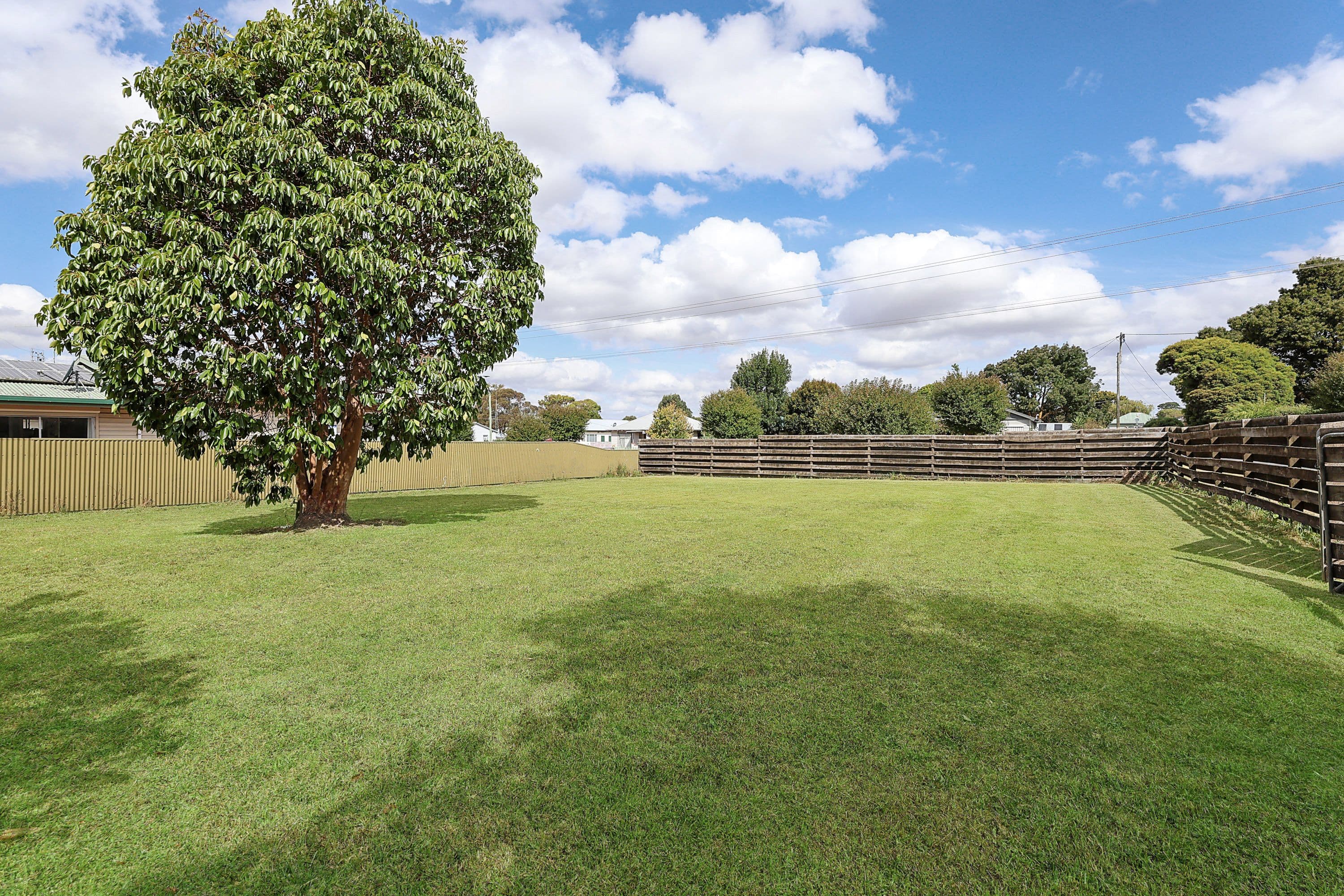 108 Curdie Street, Cobden VIC 3266, Cobden - Thumbnail 2